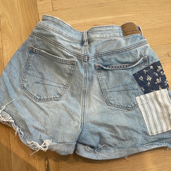 American Eagle/Arie, Jean shorts with pattern, size 4, discontinued - Picture 2 of 5